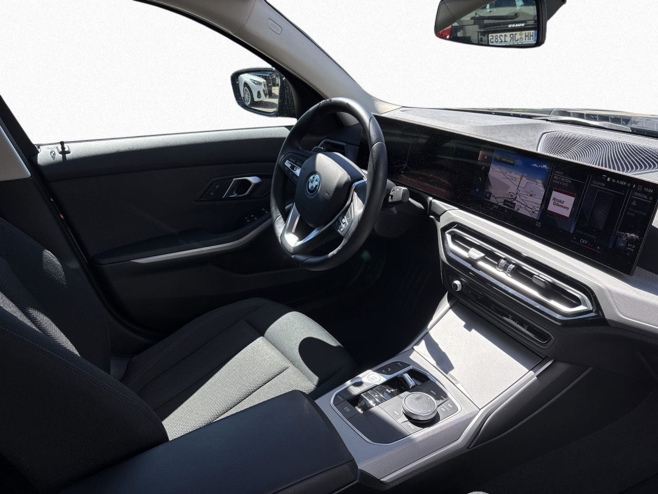 BMW 320e Limo Shadowline AHK,LED,LiCo+,PDC,SHZ,Navi foto 11