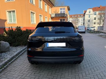 Porsche Cayenne - 5