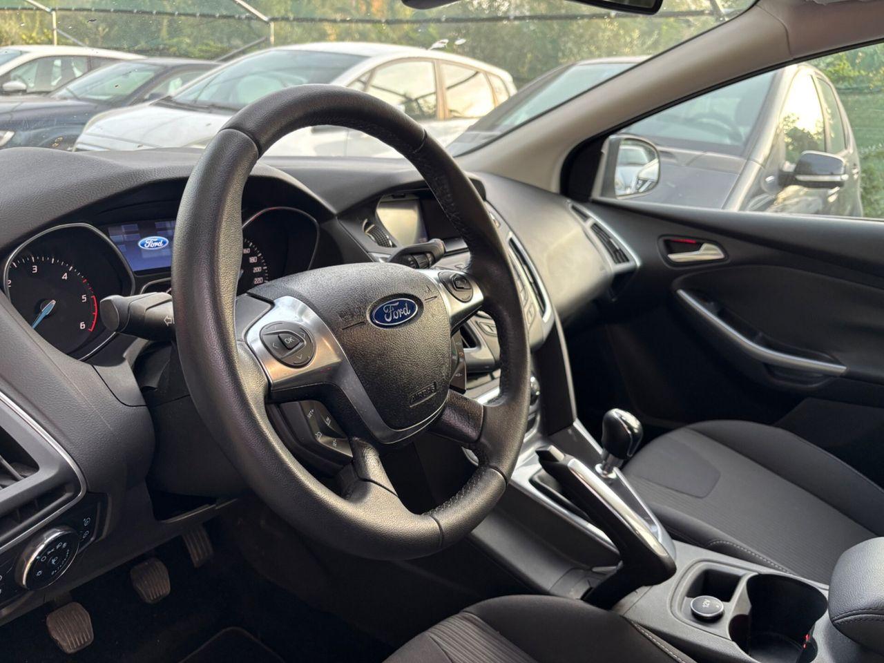 Ford Focus 2012 — photo 12