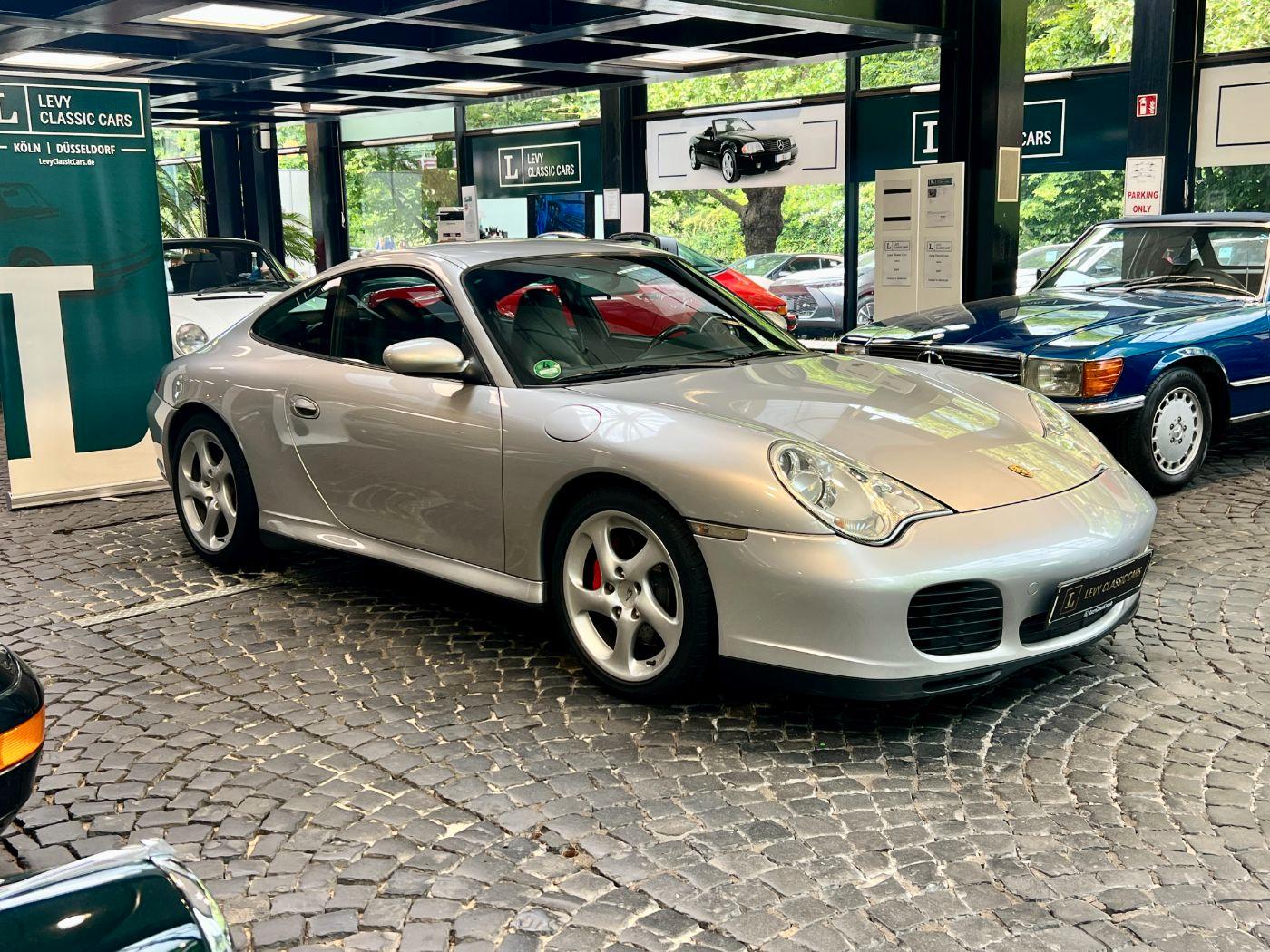 Porsche 996 911 4S Carrera Coupe Motor revidiert