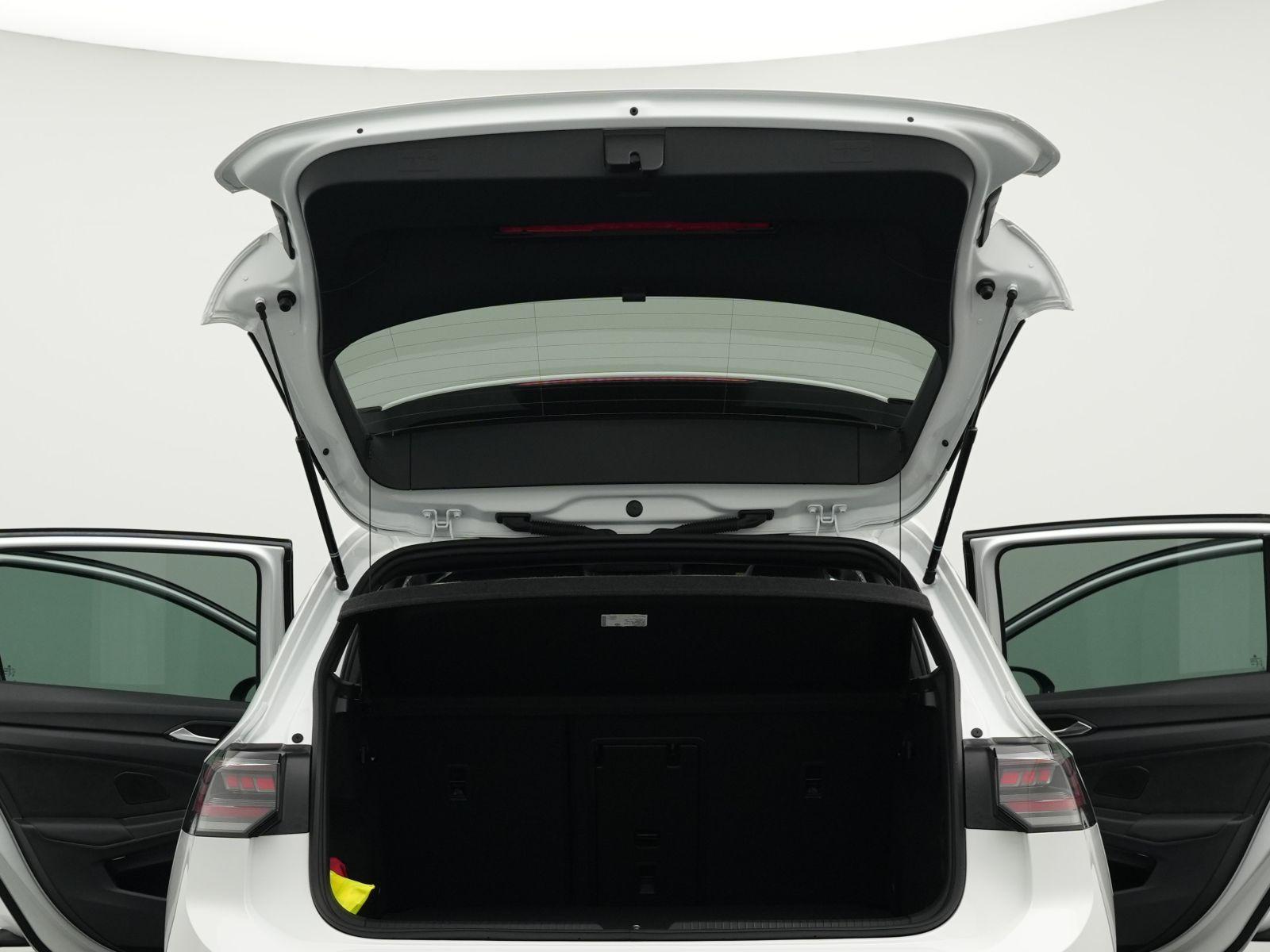 Volkswagen Golf VIII R-Line 1.5TSI DSG Black Style*PANO*18", миниатюра 16