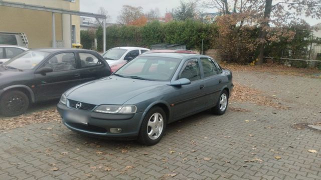 Opel Vectra 1,6l mit Klima und ABS 159TK T...