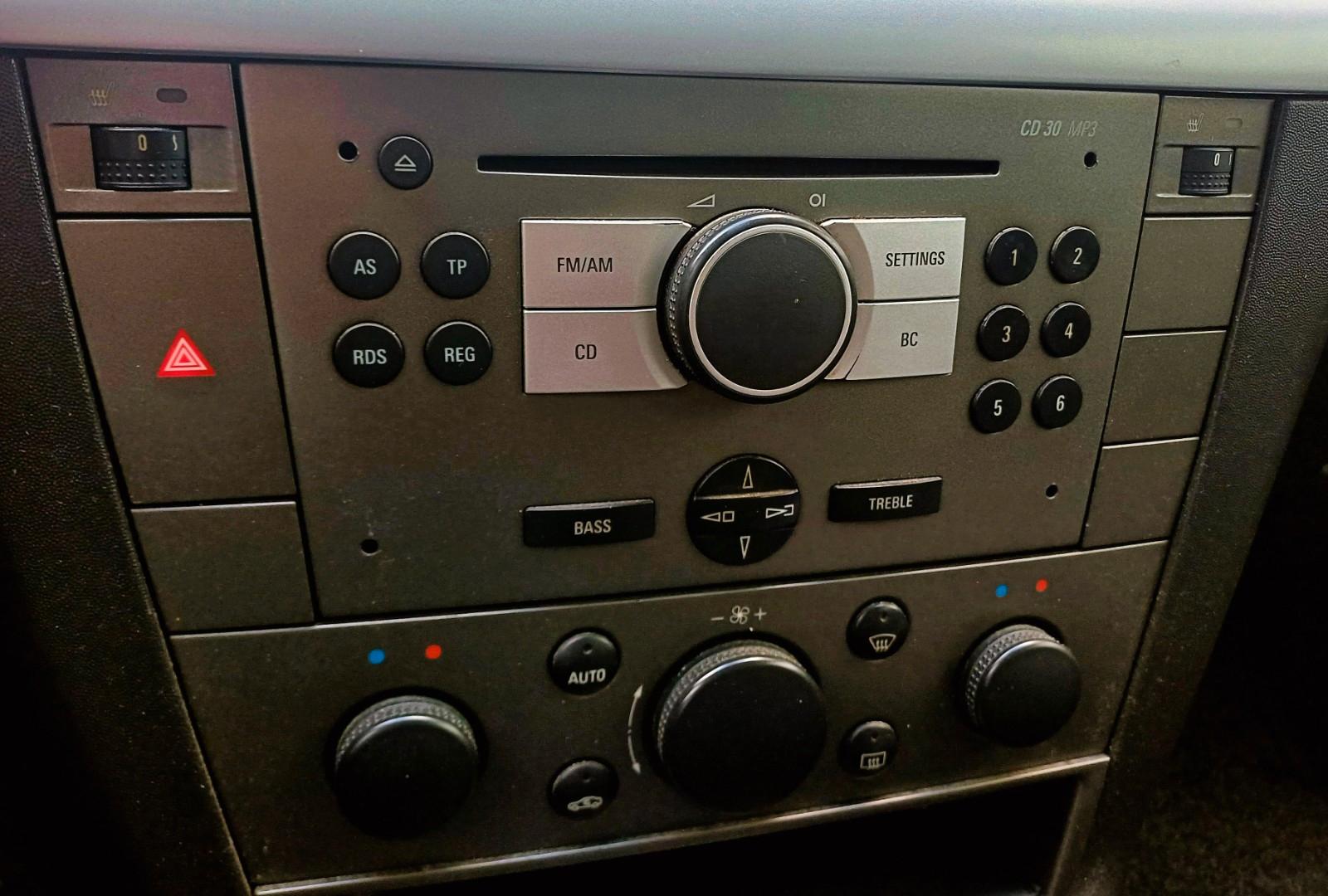 Opel Vectra 2005 — photo 7