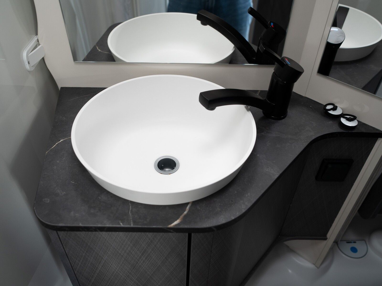 Fahrzeugabbildung Etrusco V Ford 6.6 SF Complete Selection, Dieselheizung