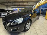 Volvo V60 Kombi*Navi*Xenon*AHK*Scheckheft*1. Hand*Pano - gebrauchte Volvo V60 aus dem Jahr 2012