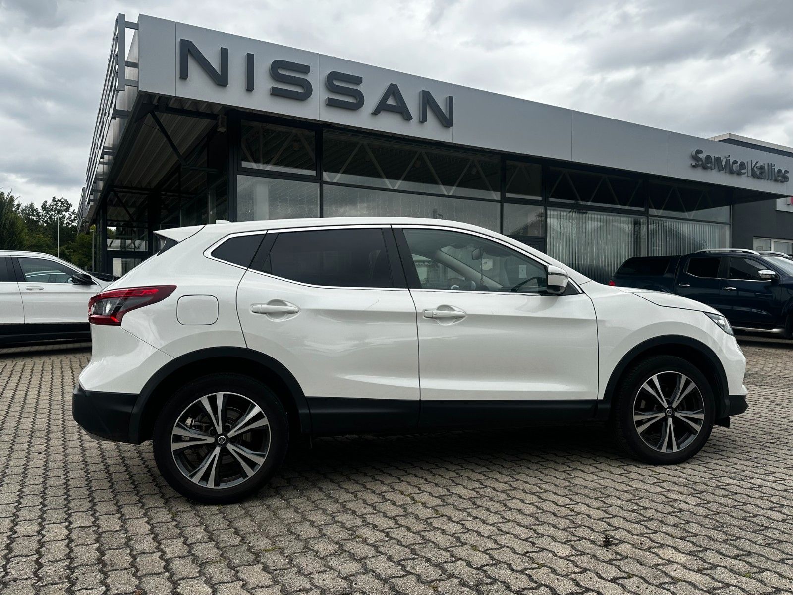 Fahrzeugabbildung Nissan Qashqai AHK / beh. FS/ Navigation / Alu