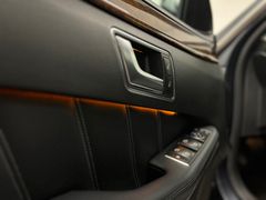 MERCEDES-BENZ E 350d / 4 MATIC / LED/ 56.000KM/ GARANTIE/ 1.HA MERCEDES-BENZ E 350d / 4 MATIC / LED/ 56.000KM/ GARANTIE/ 1.HA