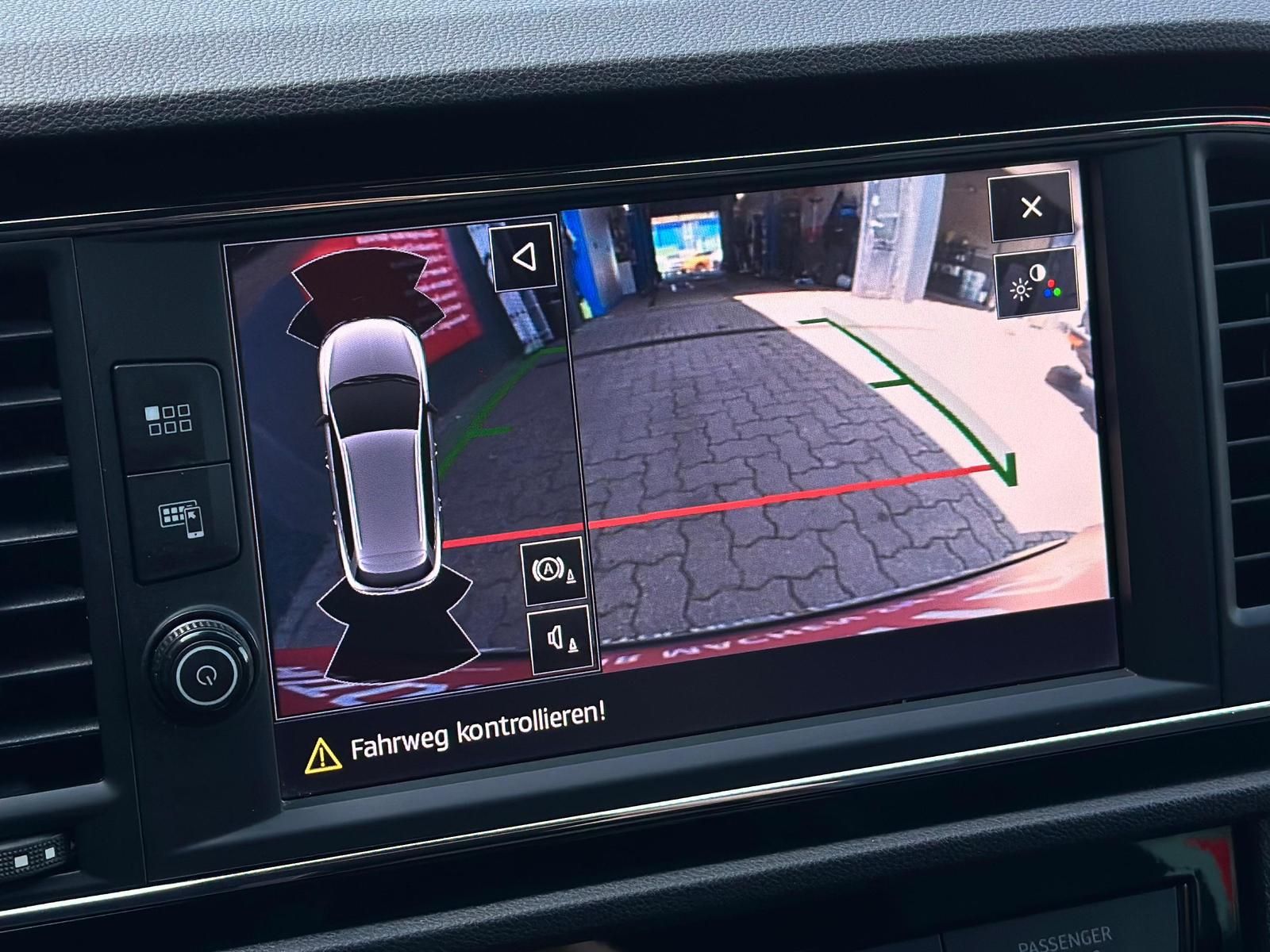 SEAT Leon ST 2.0TSI CUPRA290 LED#ACC#SPUR#NAV#SHZ#CAM - Image 21