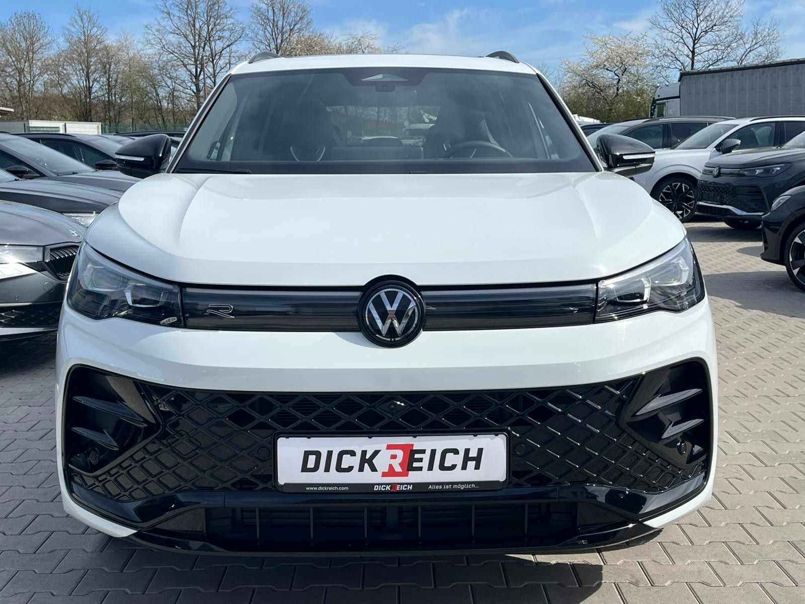 Изображение автомобиля Volkswagen Tiguan 2.0 TDI 4M R-Line PANO*H&amp;K*AHK*MATRIX*20"