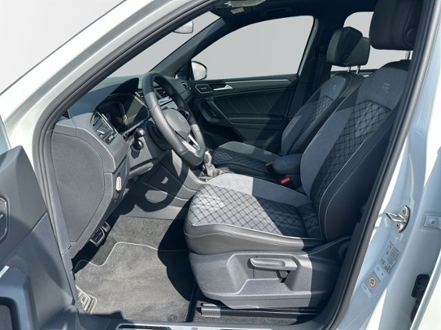Tiguan 2.0 TDI DSG R-LINE ALLRAD STNDHZ+PANO+AHK