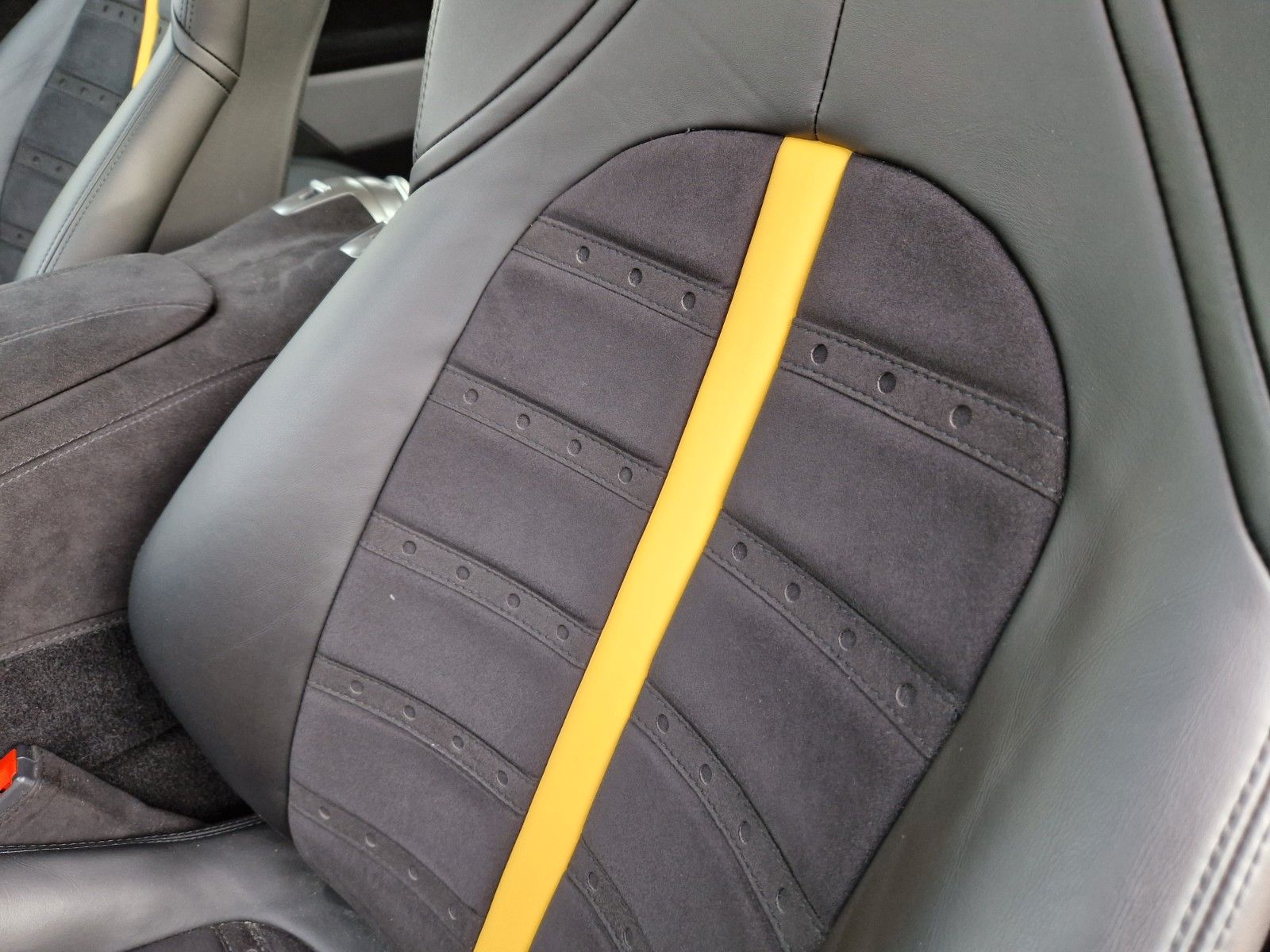 Fahrzeugabbildung Ferrari GTC4Lusso V12*Alles Karbon*Lift*Approved*