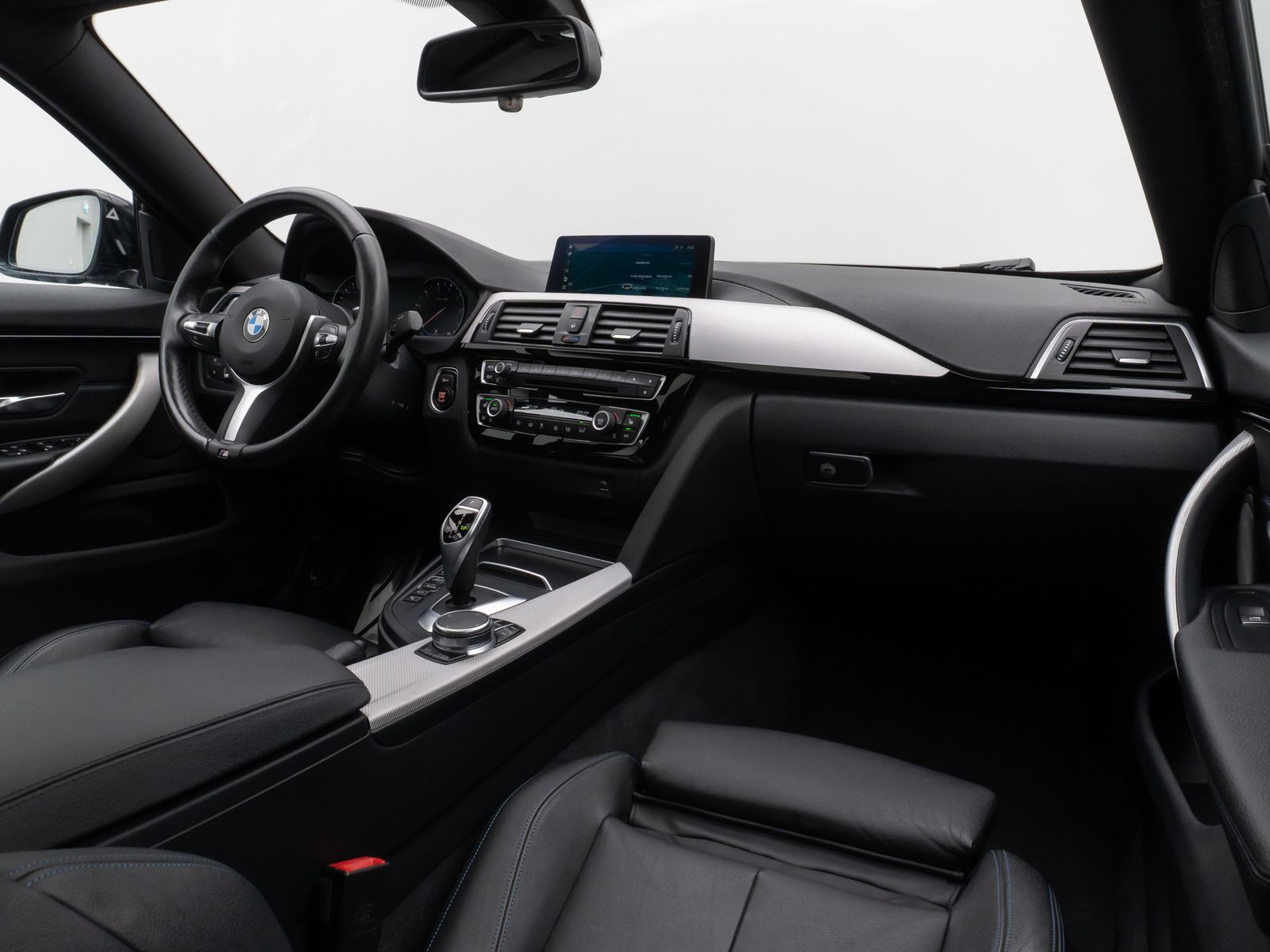 Fahrzeugabbildung BMW 430 Gran Coupé M Sport Glasdach Kamera HUD HiFi