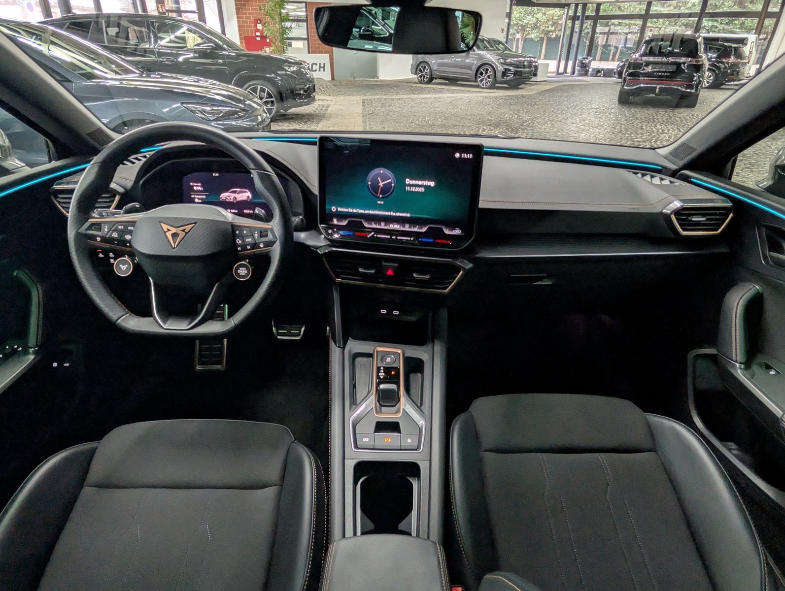 Fahrzeugabbildung CUPRA Leon 1.5 e-Hybrid PLUG-IN LED INTELIG-DRIVE EDGE