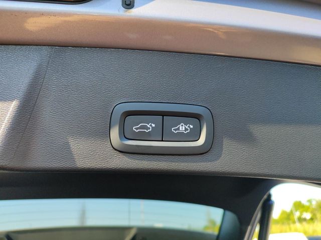 VOLVO XC 40 (Bild 15 von Array)
