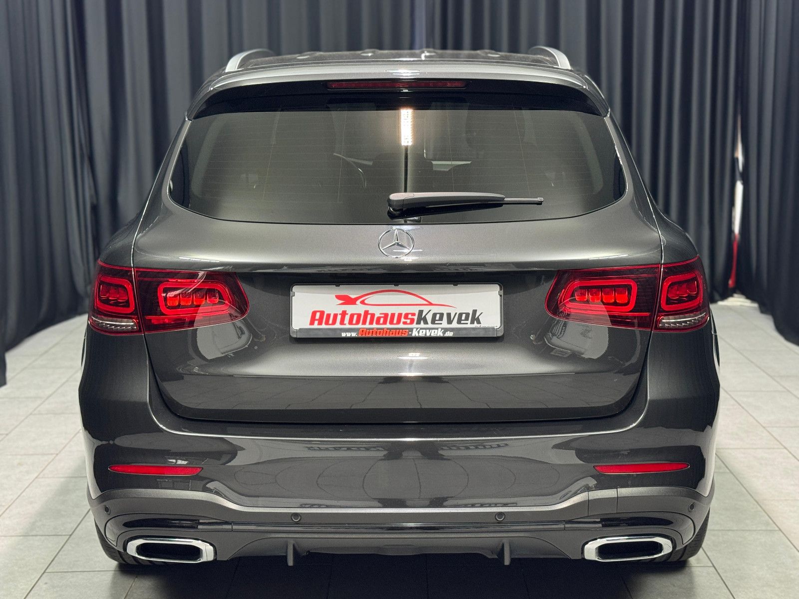 Fahrzeugabbildung Mercedes-Benz GLC 400 d 4Matic|AMG-LINE|AHK|STANDHEIZUNG|