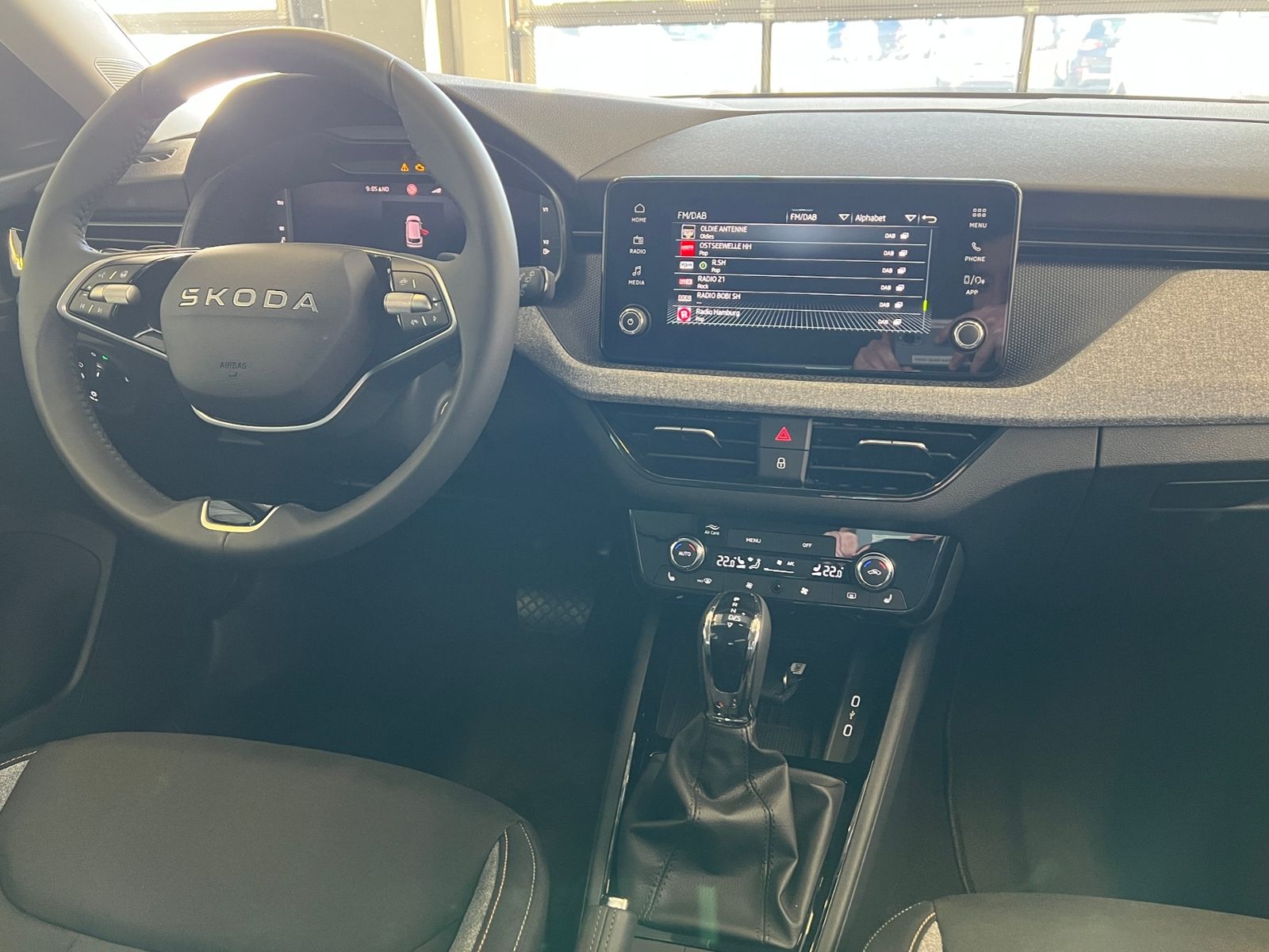 Fahrzeugabbildung SKODA Kamiq DRIVE 1.0 TSI DSG *Black-Paket,Komfort-Pak