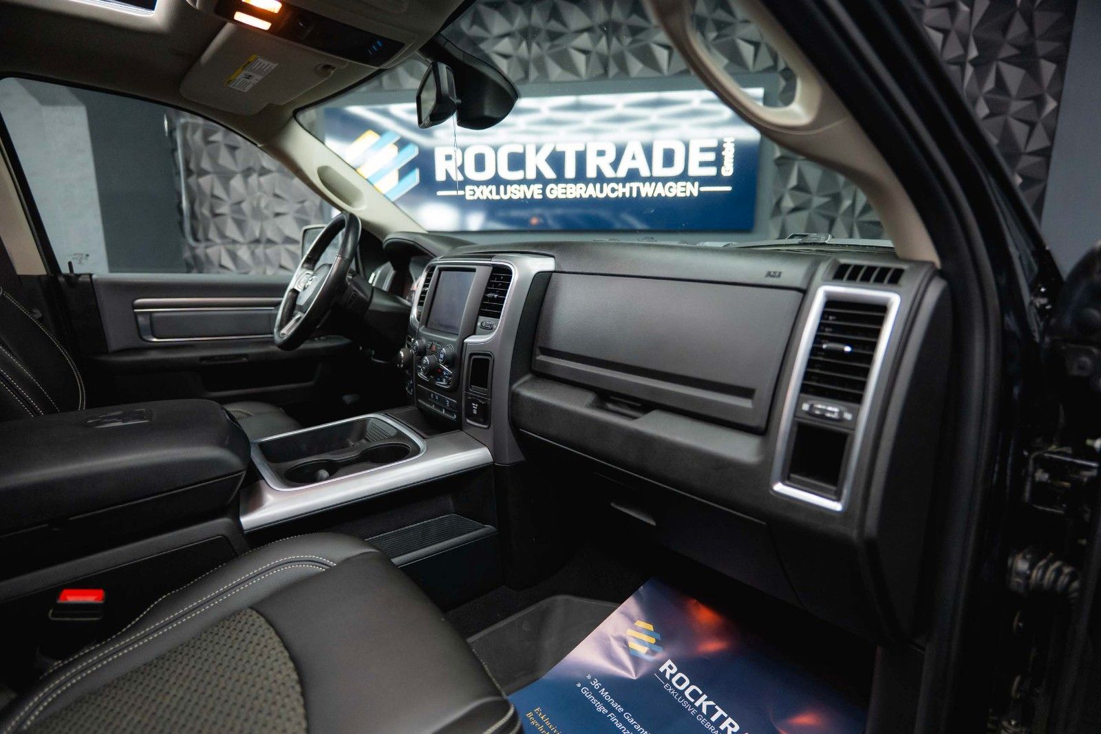 Fahrzeugabbildung Dodge RAM 5.7 V8 HEMI 4x4 OFFROAD Night LONGBED RAMBOX