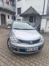 Nissan Tiida 1.6 acenta acenta - silberne Nissan Tiida
