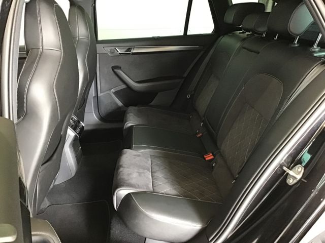 Fahrzeugabbildung Skoda Superb Combi 2.0 TSI SportLine 4x4/Navi/ACC/AHK