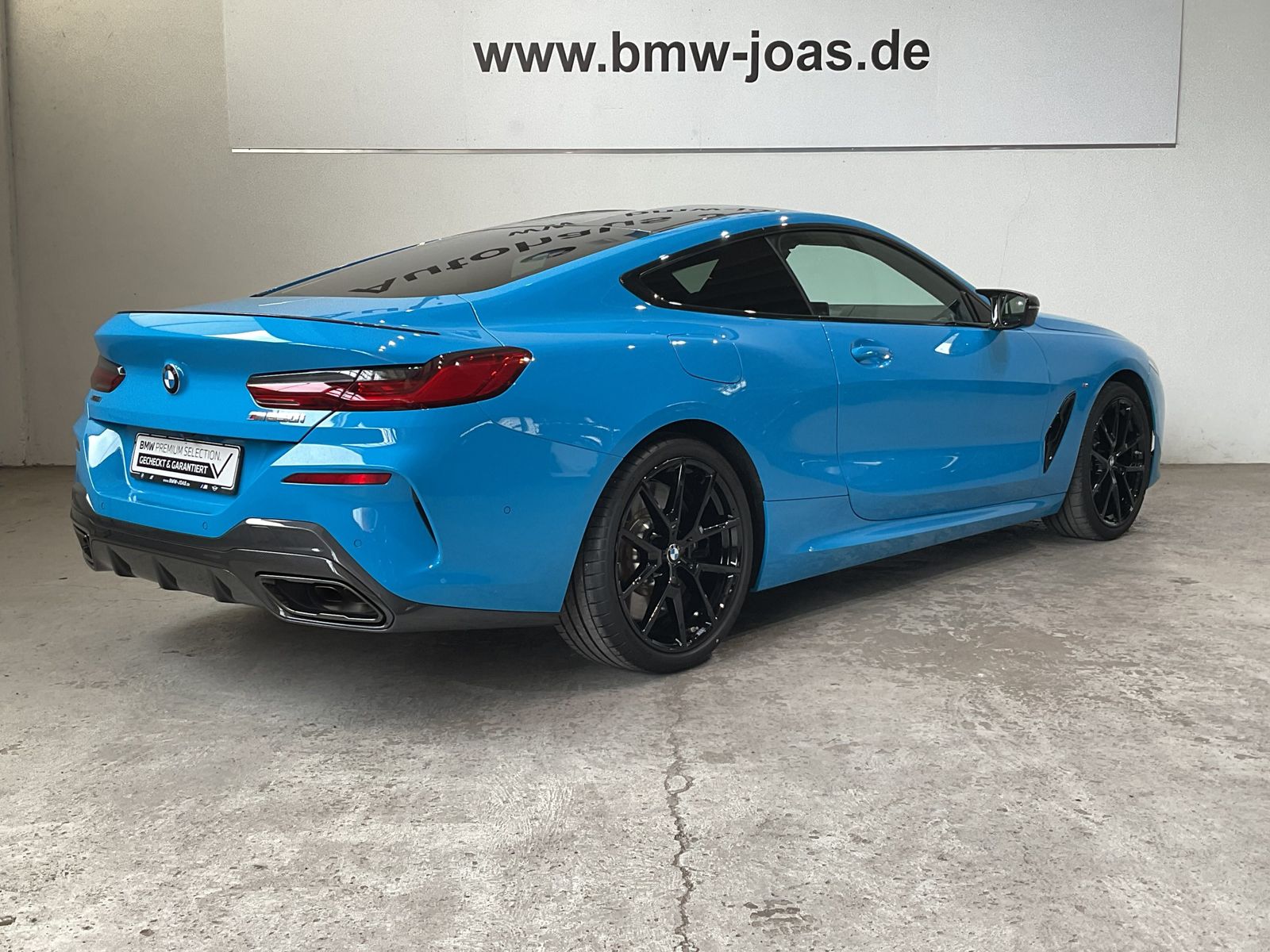 Fahrzeugabbildung BMW M850i xDrive B&W 20" LMR M Carbondach
