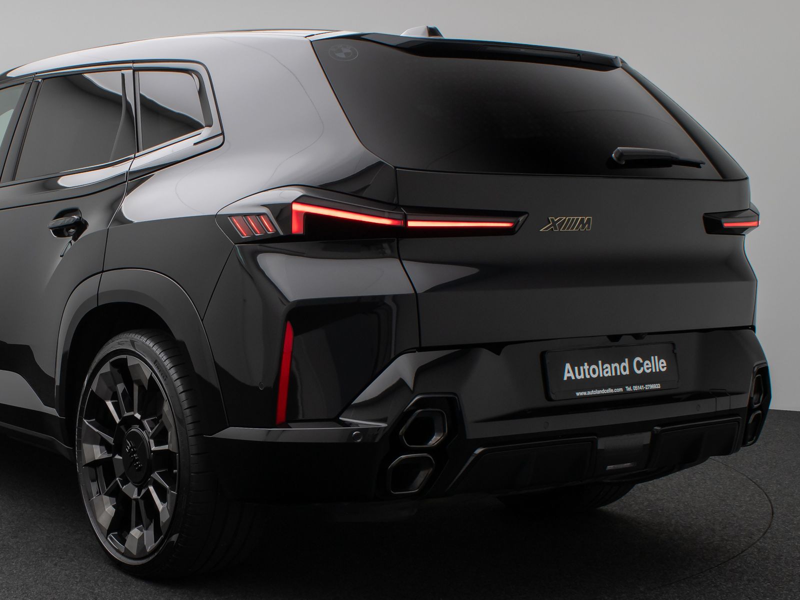 Fahrzeugabbildung BMW XM 360° HUD DAB B&W Massage SoftCl AHK 23Zoll