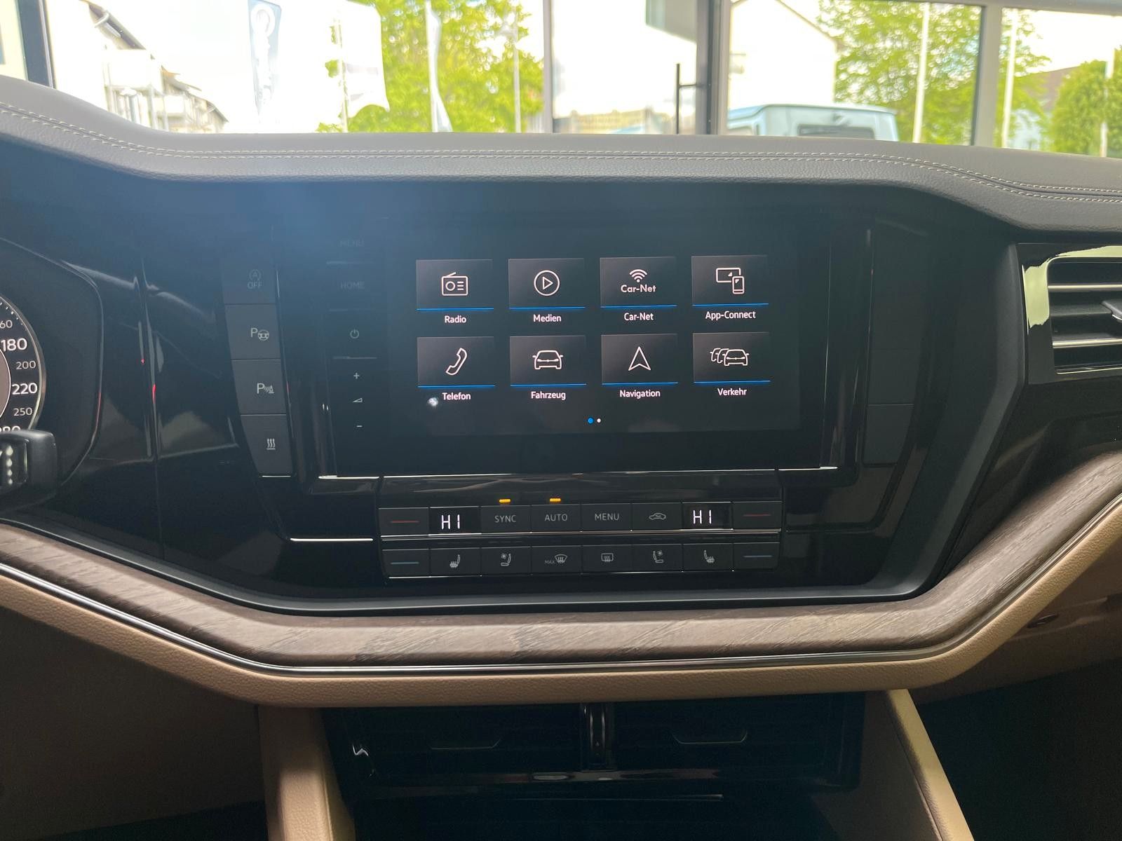 Fahrzeugabbildung Volkswagen Touareg 3.0 V6 TDI Atmosphere 4Motion*Luft*Pano*