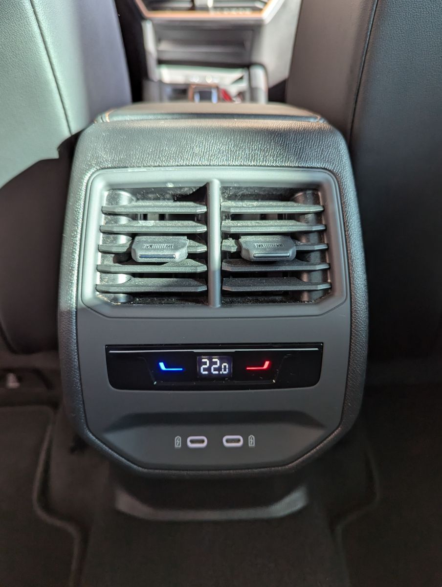 Fahrzeugabbildung CUPRA Leon 1.5 e-Hybrid Matrix Edge-Intelligent-Paket