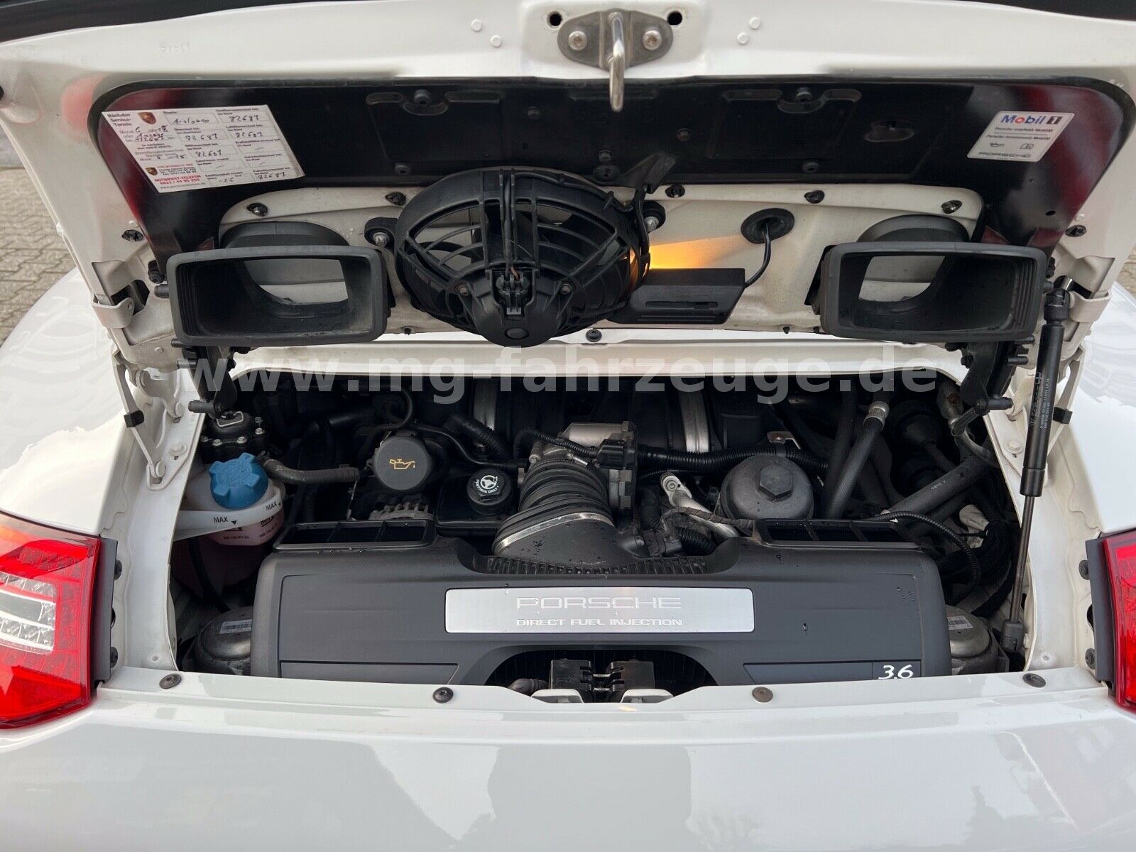 Fahrzeugabbildung Porsche 997 CARRERA UNFALLFREI DEUTSCHES AUTO 6 GANG !!!