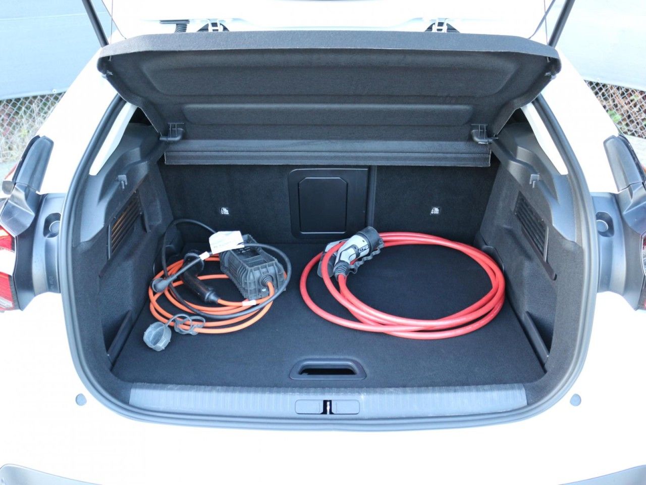 Fahrzeugabbildung Citroën ë-C4 SHINE 136