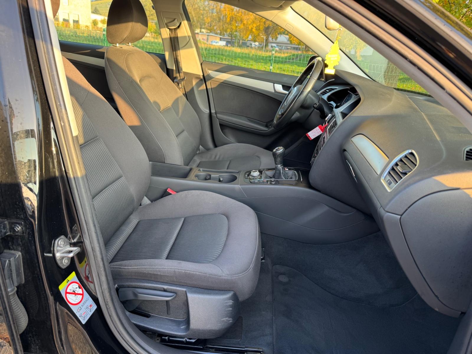 Audi A4 2011 — photo 15