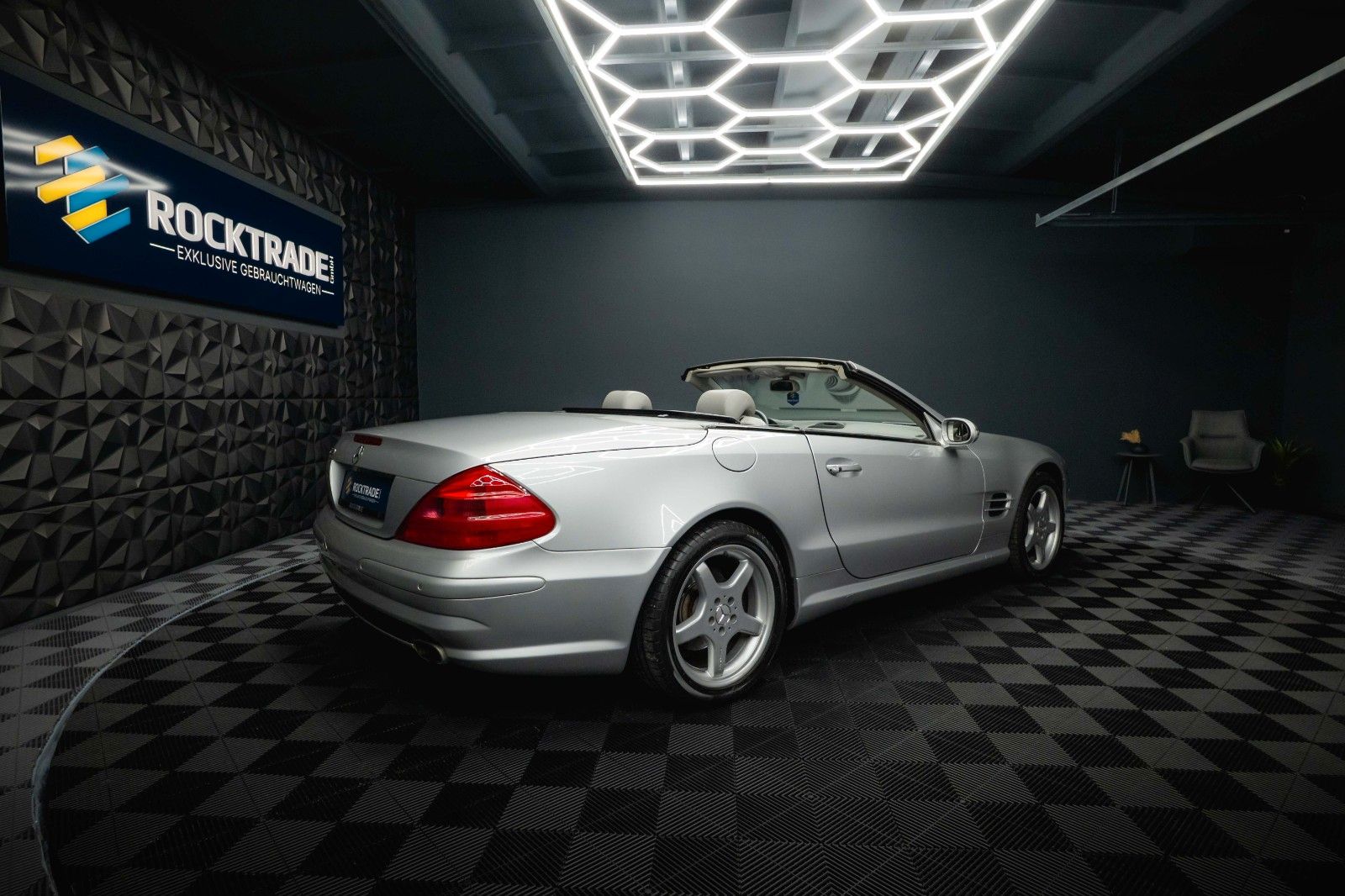 Fahrzeugabbildung Mercedes-Benz SL 500 AMG Paket *Facelift*ABC Sport*TÜV NEU*