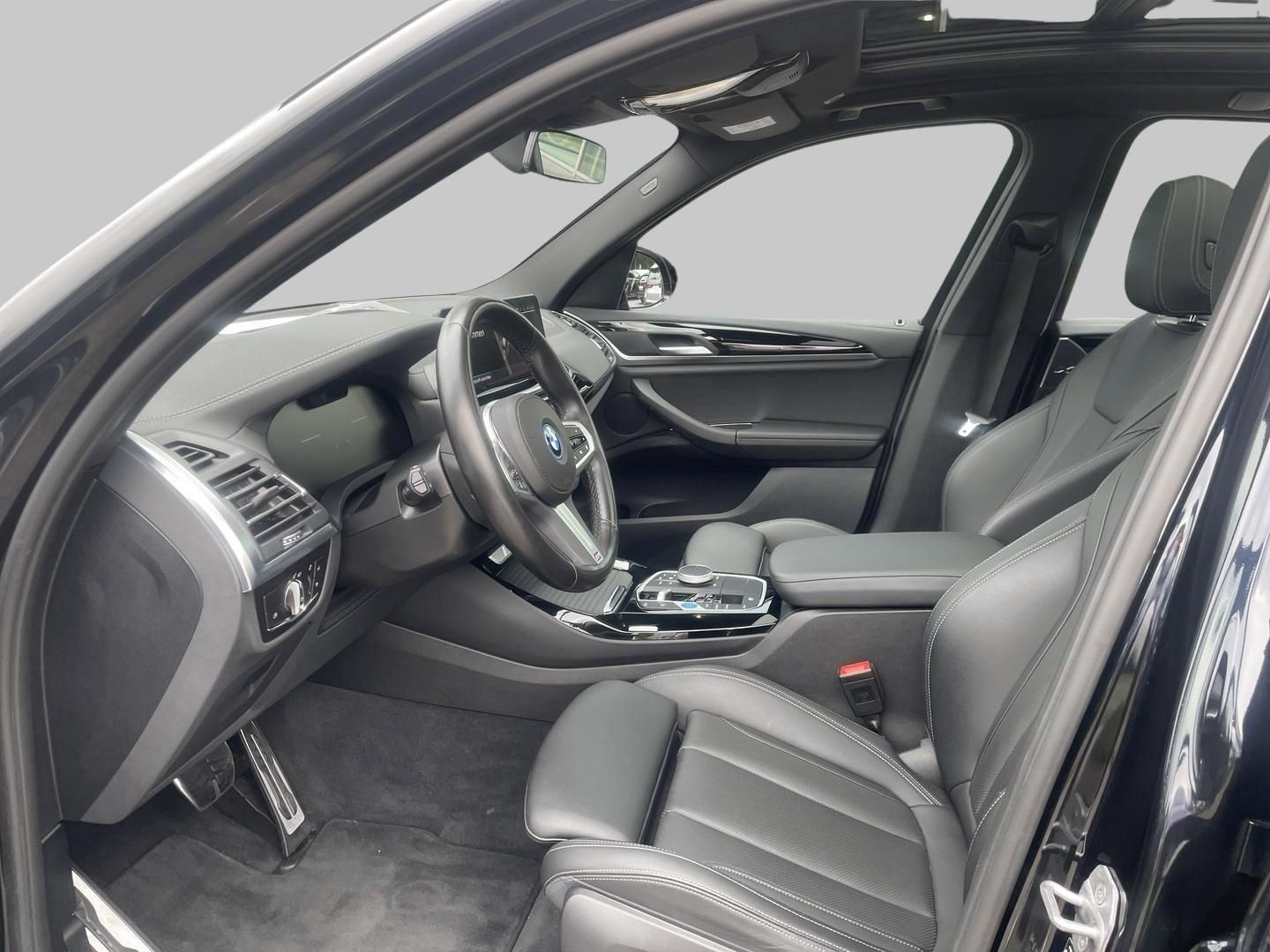 BMW iX3 Sportpaket AD El. Fondsitzverst. Navi Digita foto 9