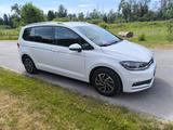 Volkswagen Touran 1.6 TDI SCR DSG Comfortline BMT Comfo... - VW Touran von privat