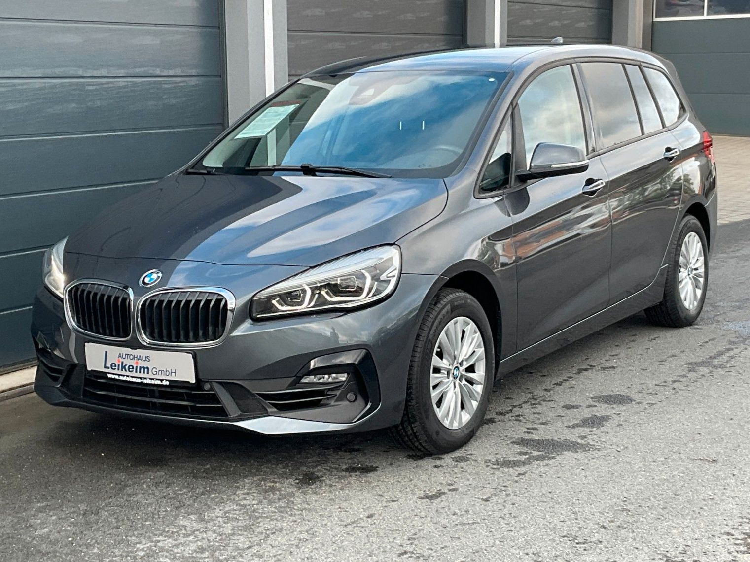 BMW 218 Gran Tourer Advantage - AHK * NAVI * LED *