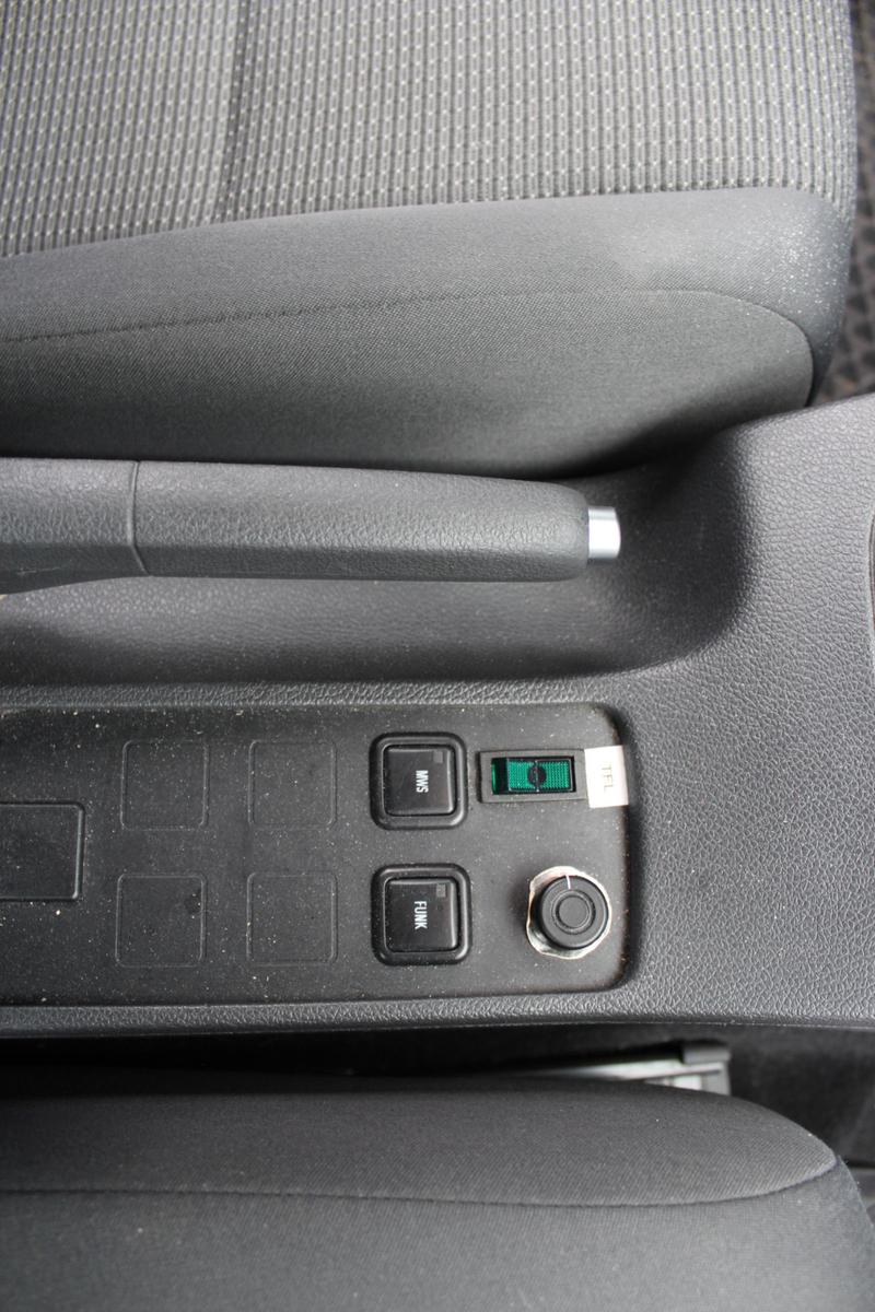 Volkswagen Golf 2009 — photo 17