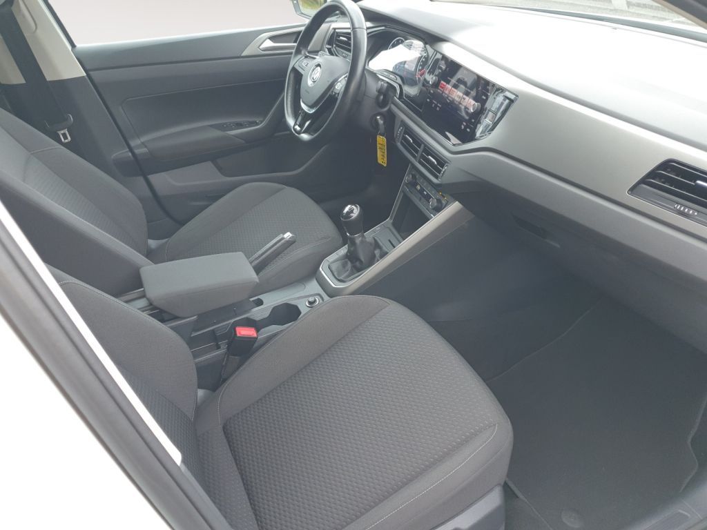 Fahrzeugabbildung Volkswagen Polo 1.0 Comfortline Sitzheizung, Climatr., PDC.