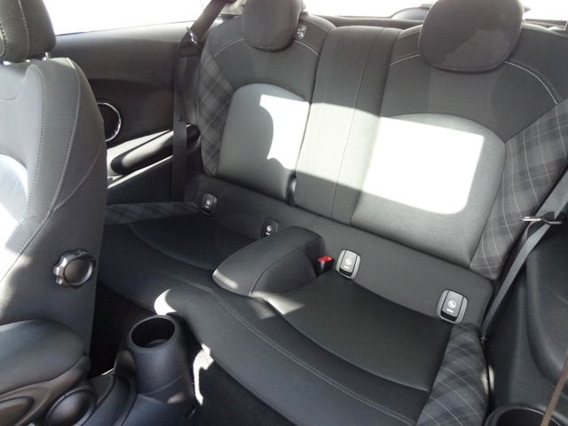 Fahrzeugabbildung MINI Cooper S/Pano/Leder/Navi/SitzH/H&K/JWC/