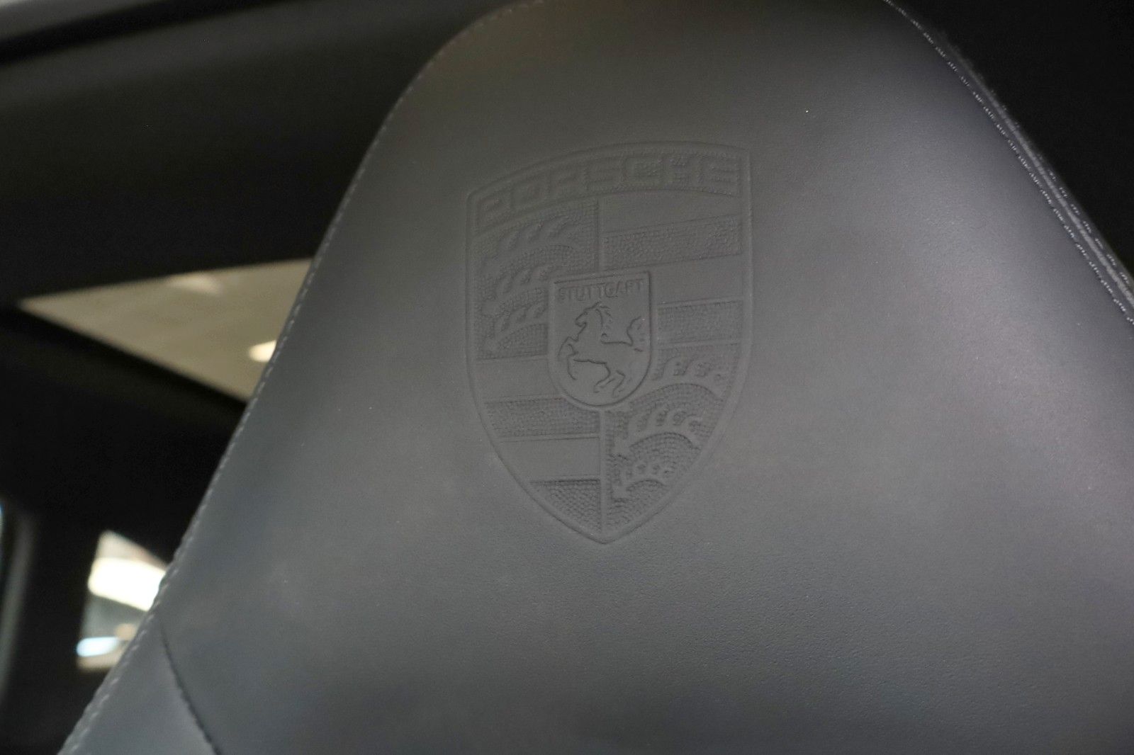 Fahrzeugabbildung Porsche Panamera Sport Turismo 4 E-Hybrid Platinum Edt.