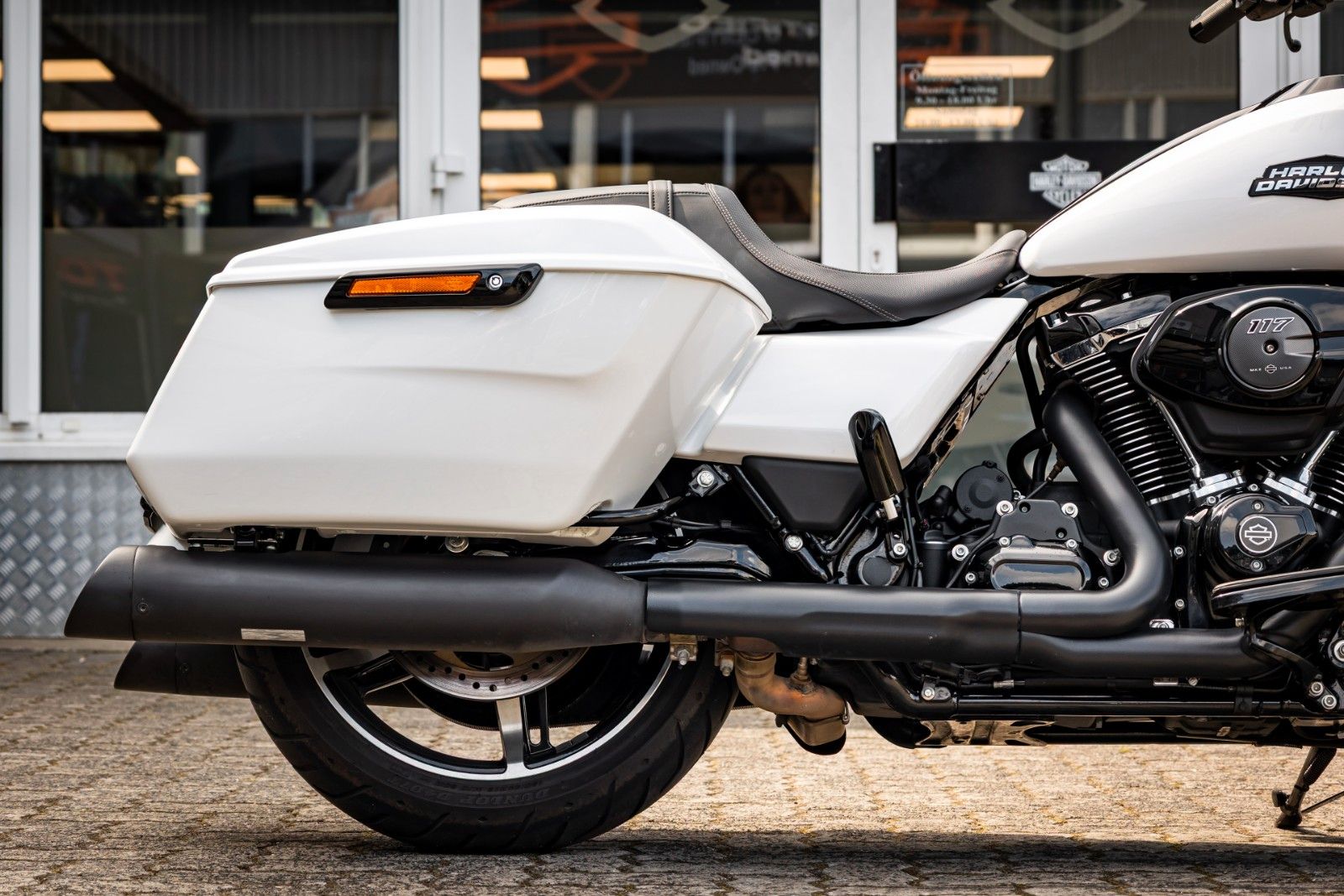 Fahrzeugabbildung Harley-Davidson ROAD GLIDE FLTRX 117cui - Screamin Eagle Auspuff