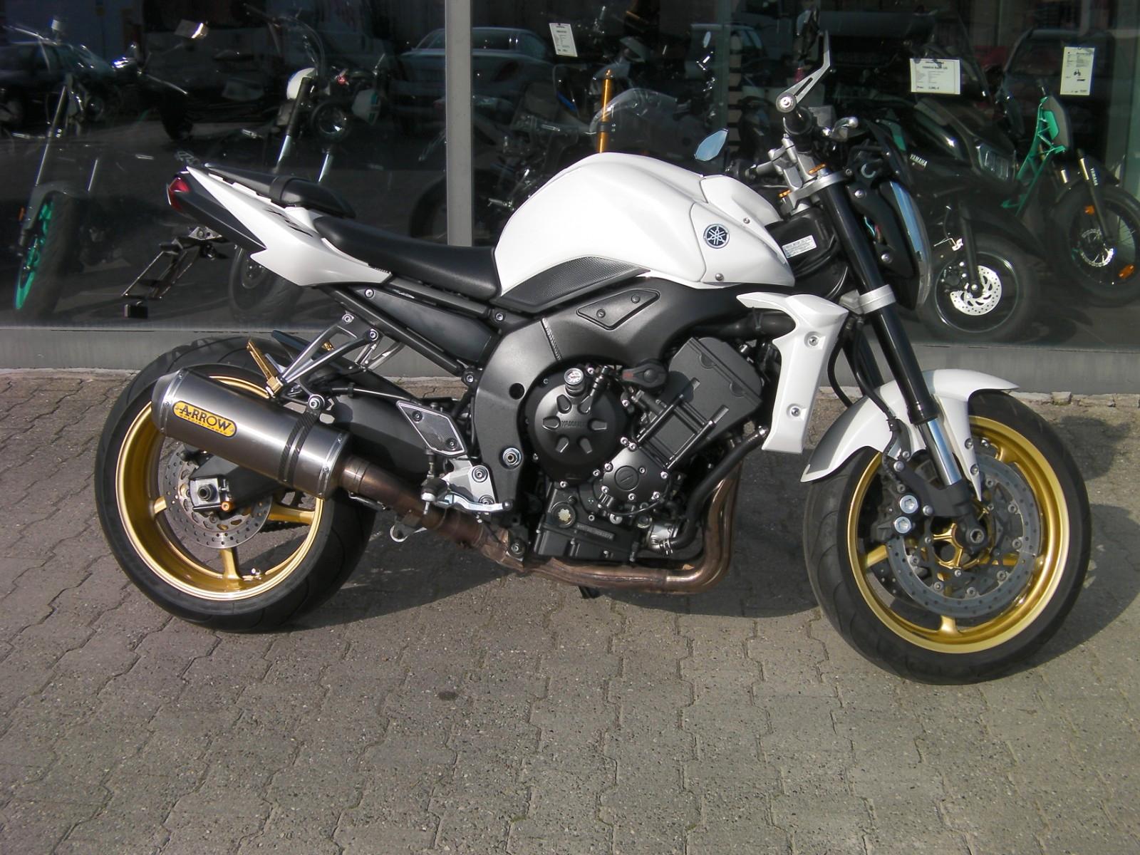 Yamaha FZ1 *Sportauspuff*LED u.a.
