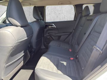 Mitsubishi Outlander Plug-in Hybrid Intro Edition 2.4l