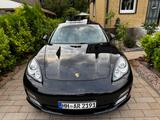 Porsche Panamera 4 / Navi / Luftfahrwerk / Schiebedach / - Porsche Panamera: Schwarz