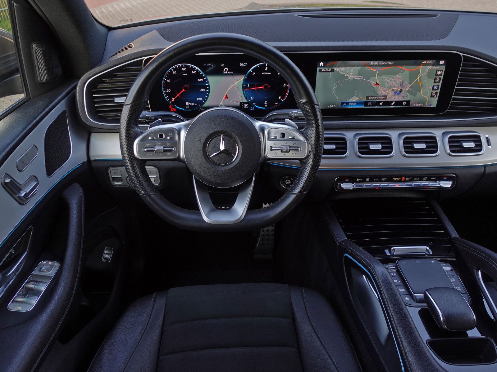 Fahrzeugabbildung Mercedes-Benz GLE 300d 4MATIC 9G-Tronic AMG Line M-BEAM AHK