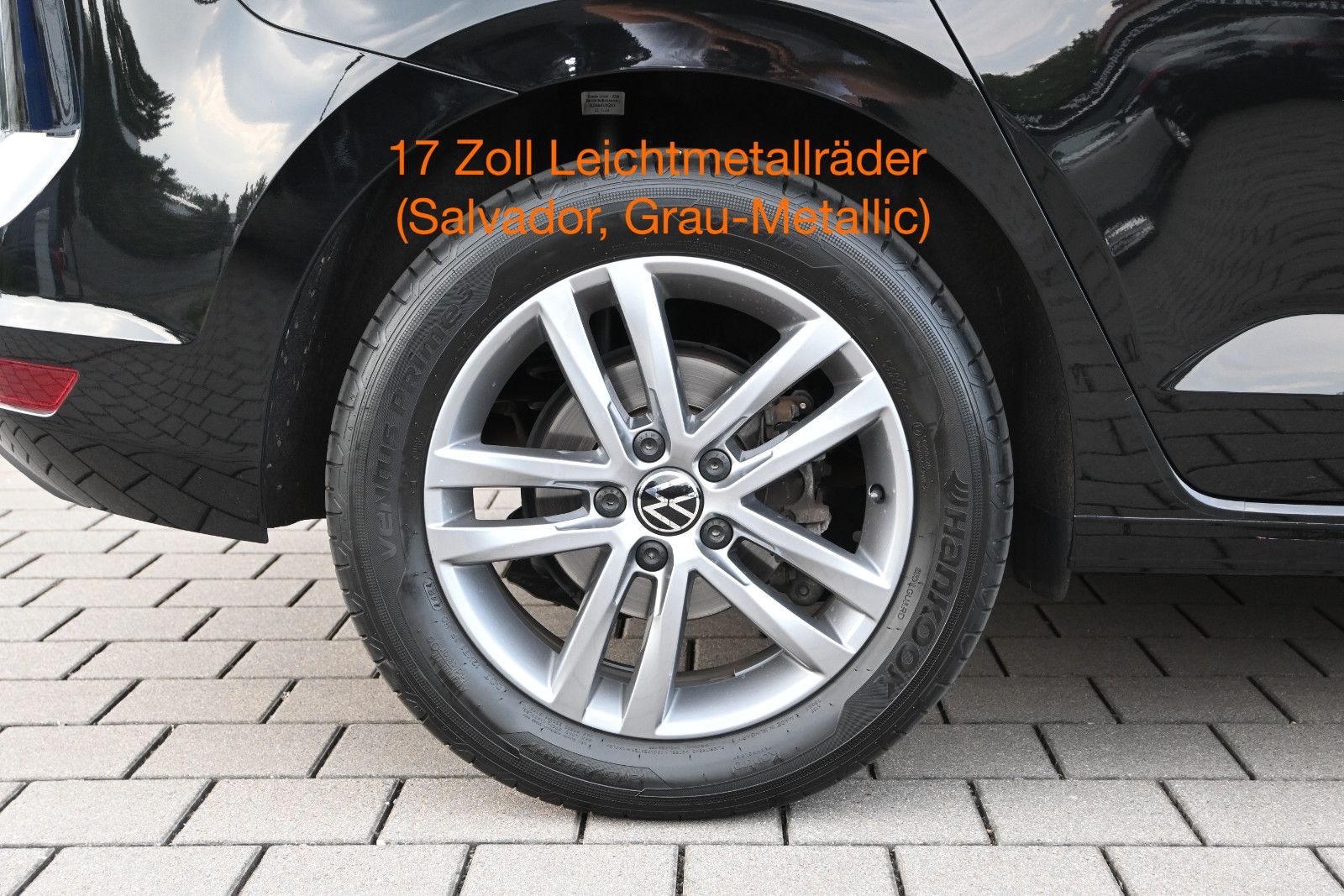 Fahrzeugabbildung Volkswagen Touran 1.5 TSI DSG °ACC°AHK°PANO°STHEIZ°DYNAUDI°