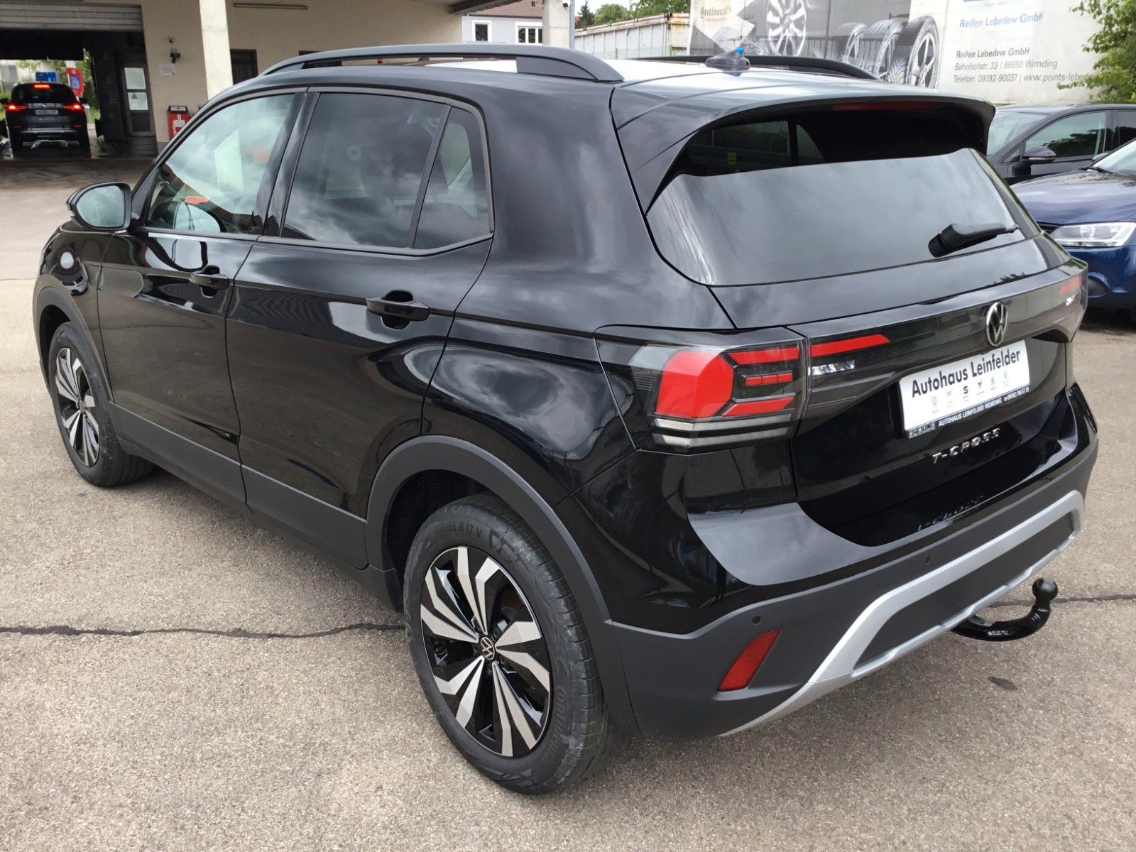 Fahrzeugabbildung Volkswagen T-Cross 1.5 TSI DSG Life+AHK+17"+LED+AppConnect