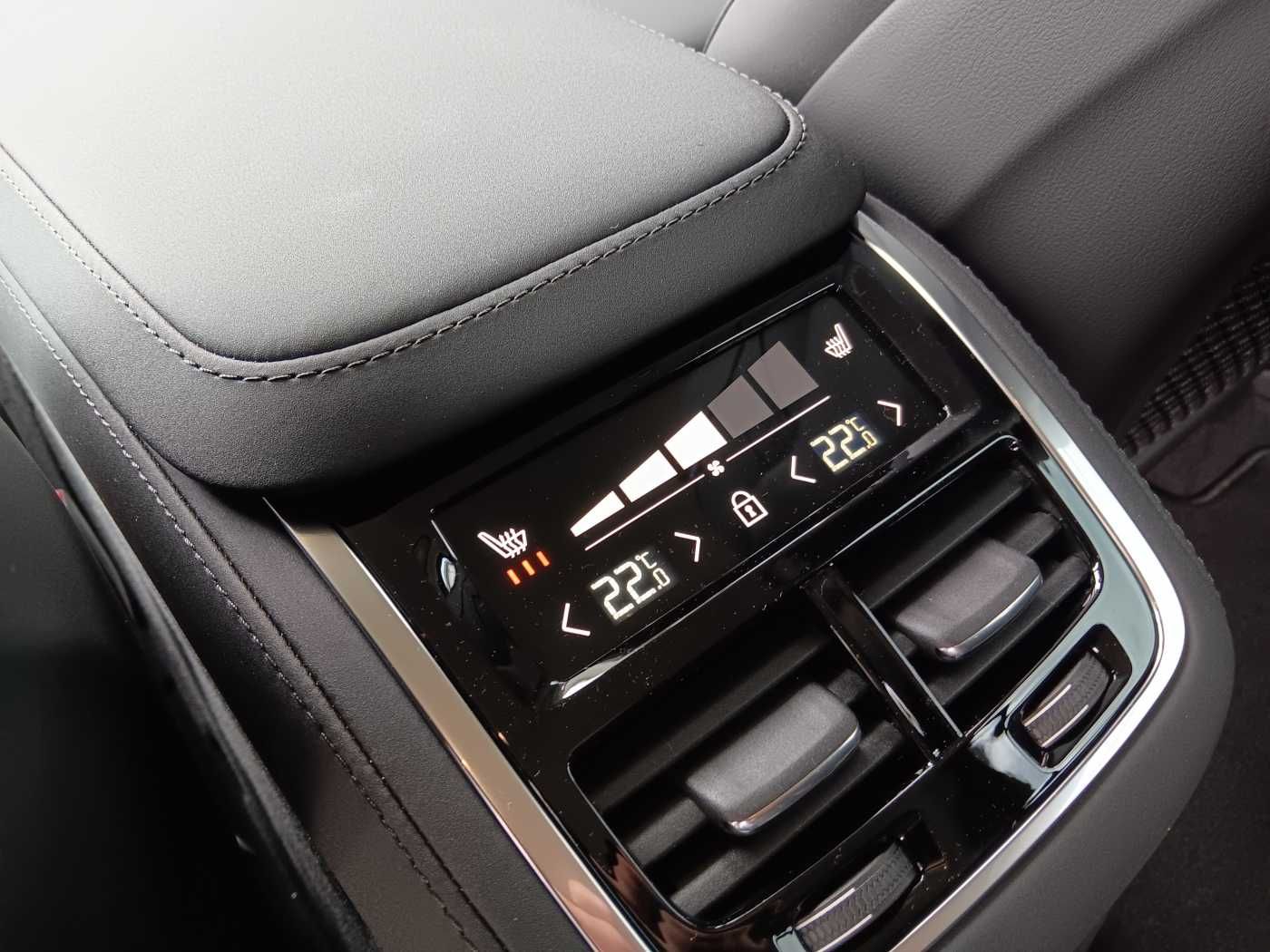Fahrzeugabbildung Volvo XC90 T8 AWD Plus Bright 'Anhängerkupplung'