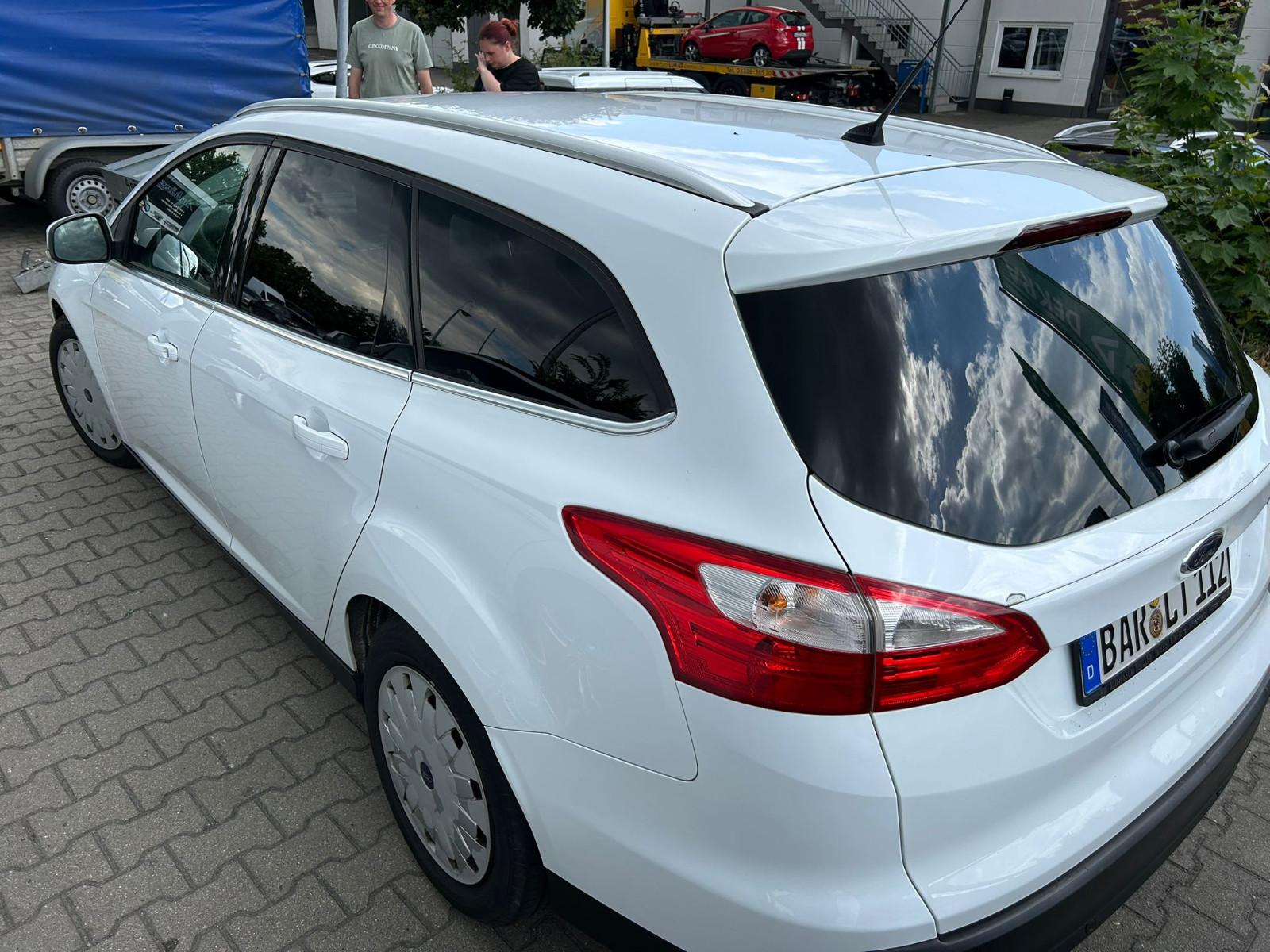 Ford Focus 2014 — rear view