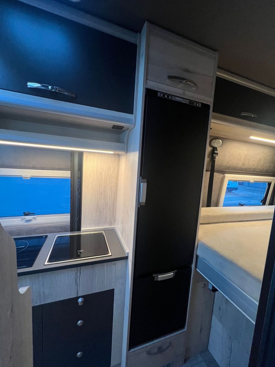 Fahrzeugabbildung MegaMobil Revolution 640 Automatik Voll Induktion Lithium