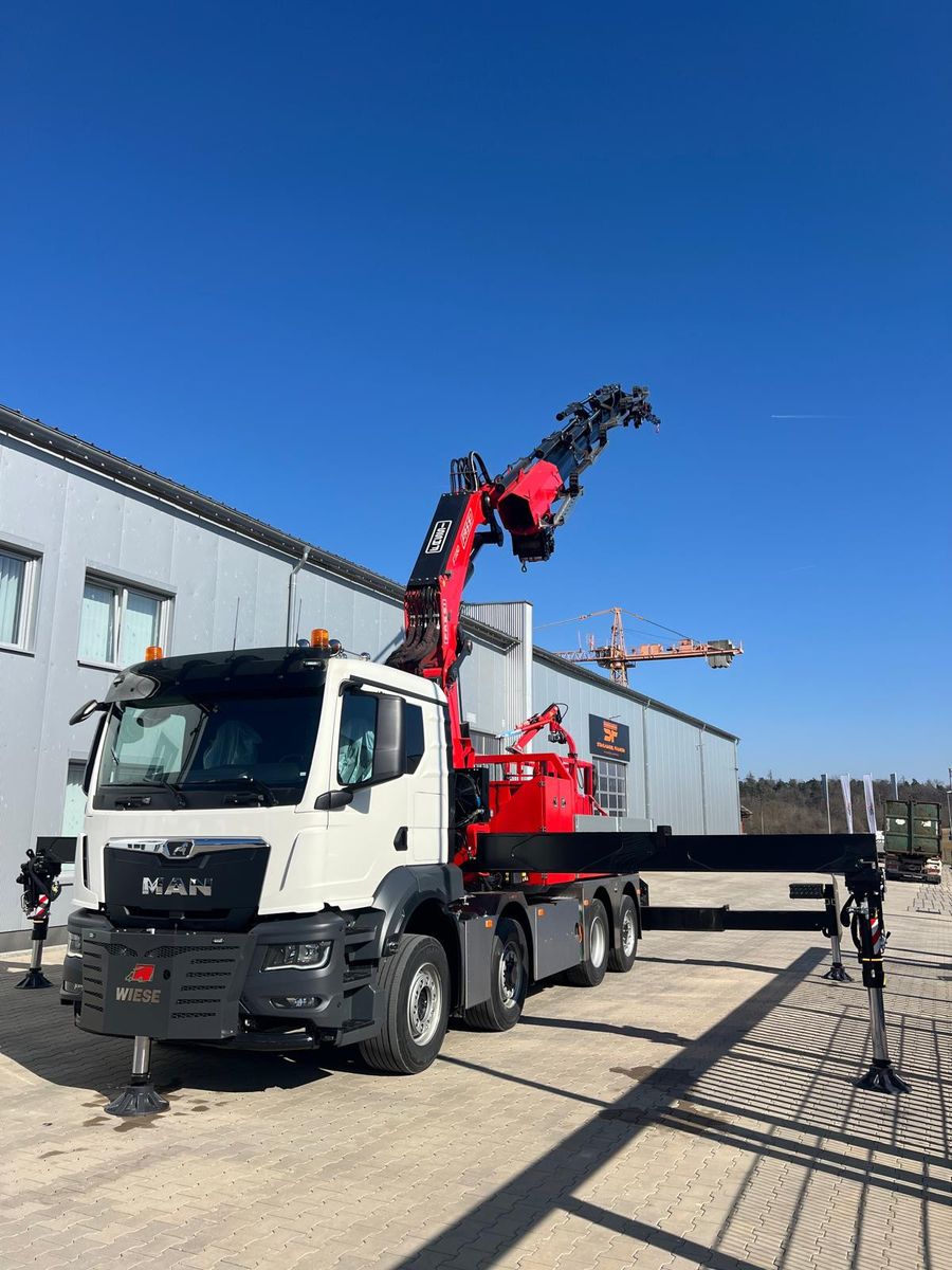 Fahrzeugabbildung MAN MAN 8x4 mit F1150RA.2.28 L616 Winde, 2.per. Korb