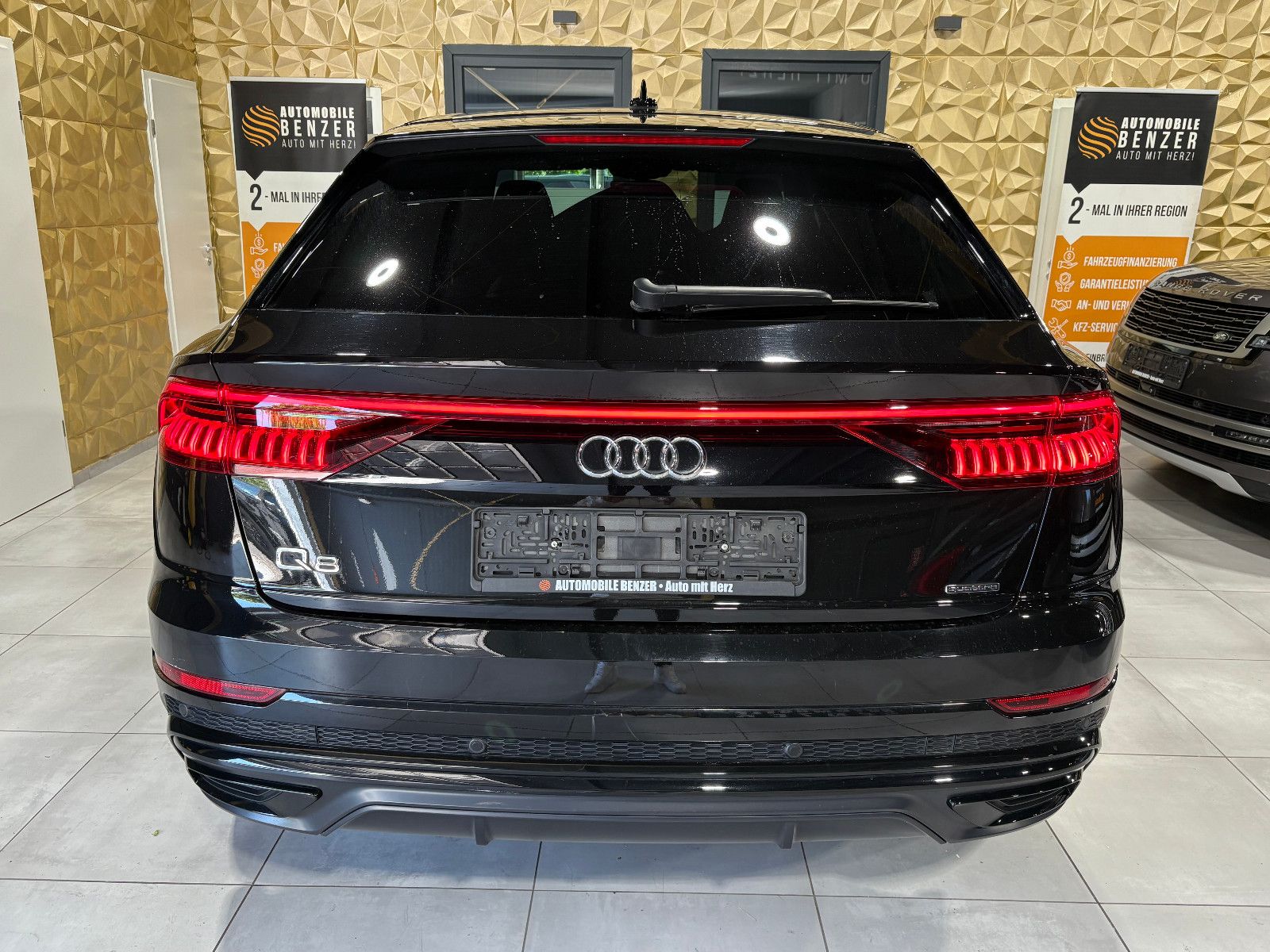Fahrzeugabbildung Audi Q8 45 TDI quattro/APPLE/8-FACH/MASSAGE/NAVI/KAME